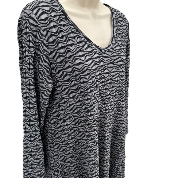 Cut Loose Womens Black Gray Shark Bite Hem 3/4 Sleeve Textured Tunic Blouse Sz M - Picture 2 of 6